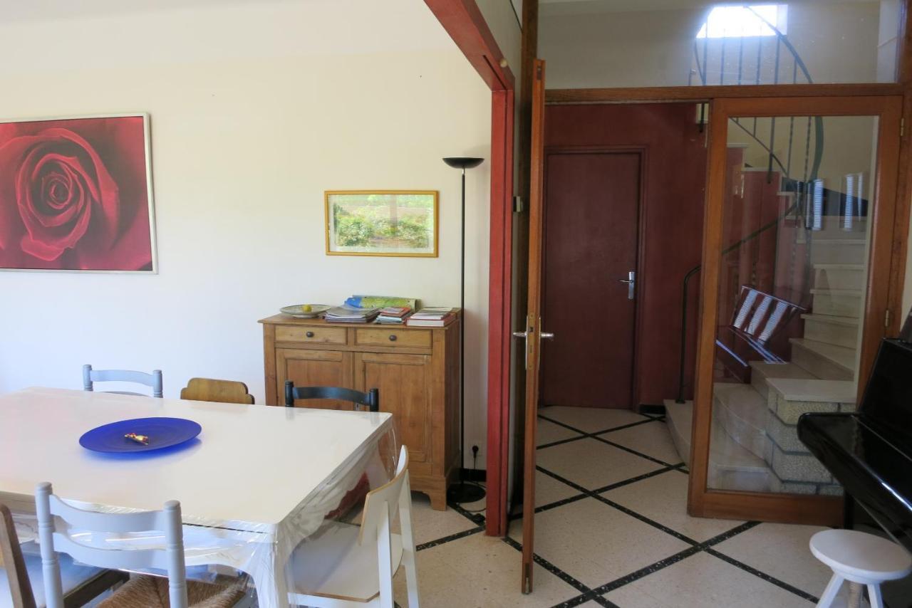Maison Lumineuse Et Spacieuse Avec Jardin Arbore La Valette-du-Var Exteriér fotografie